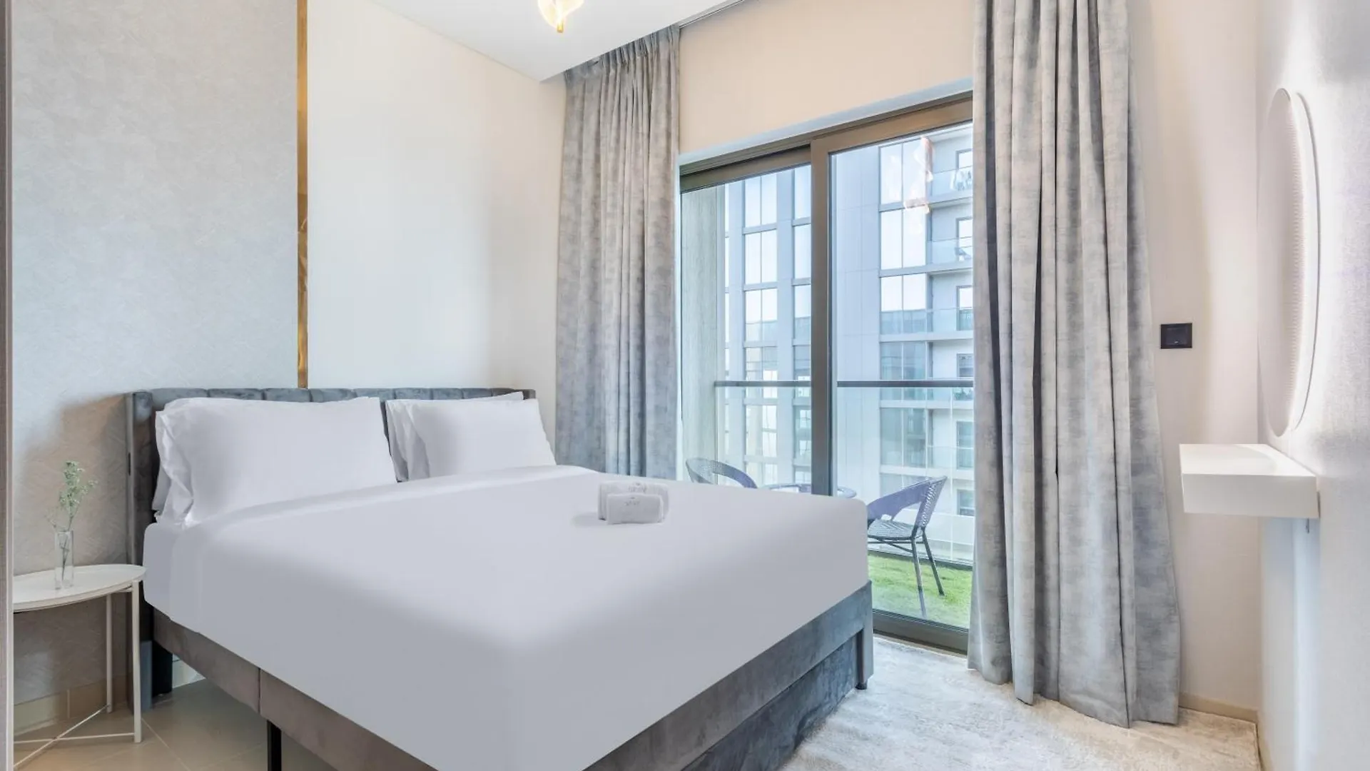 Stay By Latinem Luxury 2Br Holiday Home Cv A2813 Near Downtown Dubai Apartment